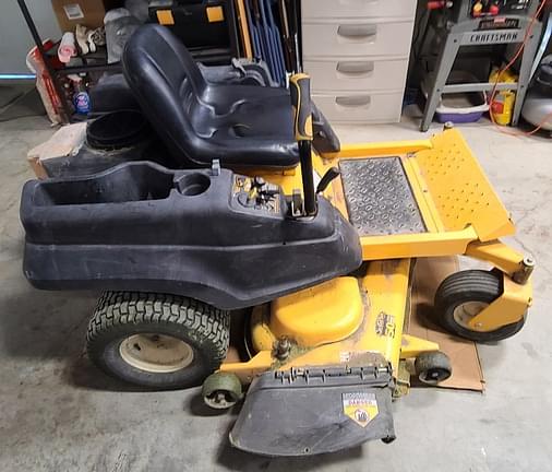 Image of Cub Cadet RZT S equipment image 3
