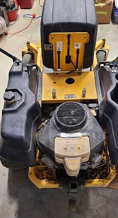 Image of Cub Cadet RZT S equipment image 4