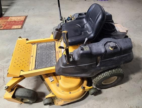 Image of Cub Cadet RZT S equipment image 2