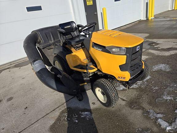 Image of Cub Cadet XT2 equipment image 3