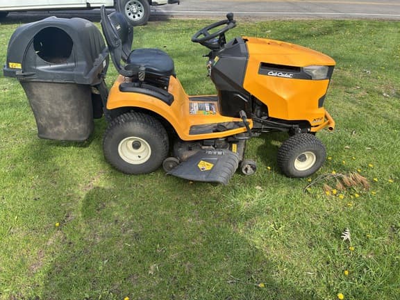 Image of Cub Cadet XT2 equipment image 1