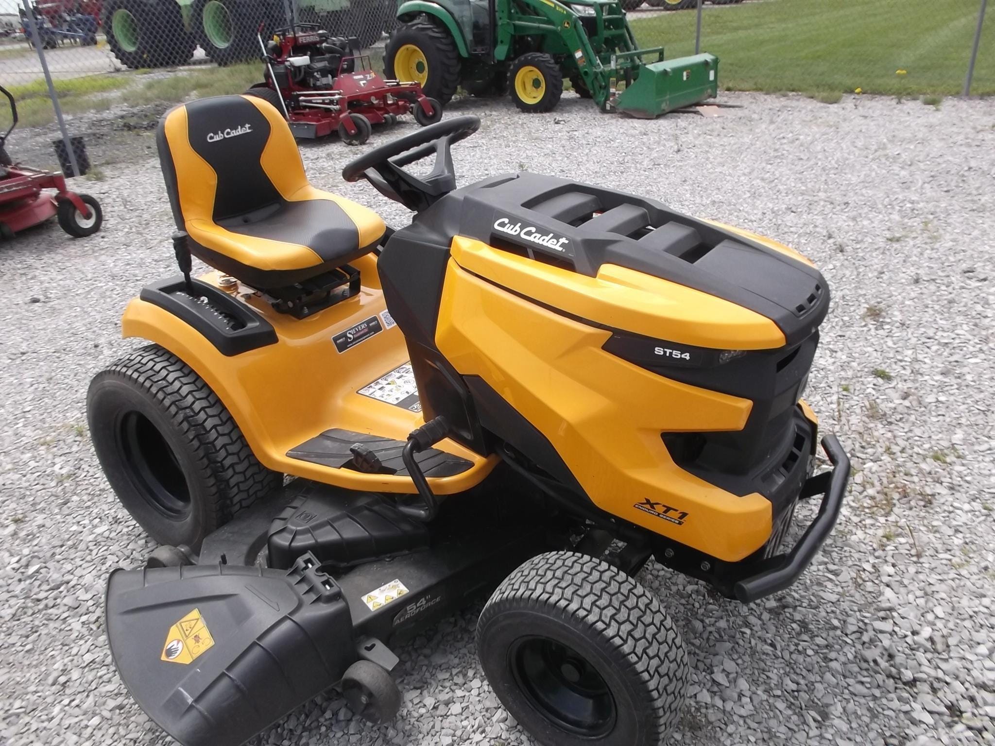 2016 Cub Cadet XT2 SLX54 Equipment Image0