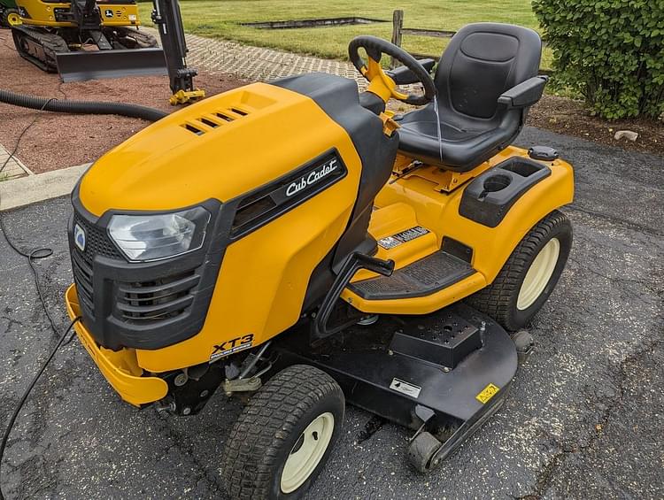 Cub cadet xt3 garden outlet tractor