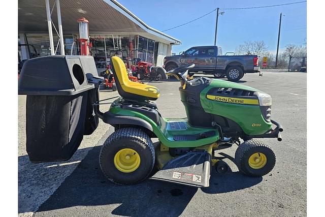 Image of John Deere D130 equipment image 3