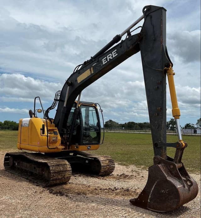 Image of John Deere 135G equipment image 1