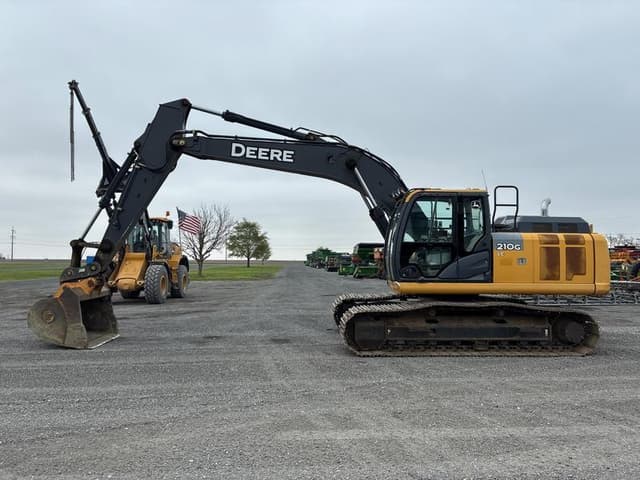 Image of John Deere 210G LC equipment image 3