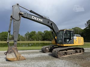 2016 John Deere 210G LC Image