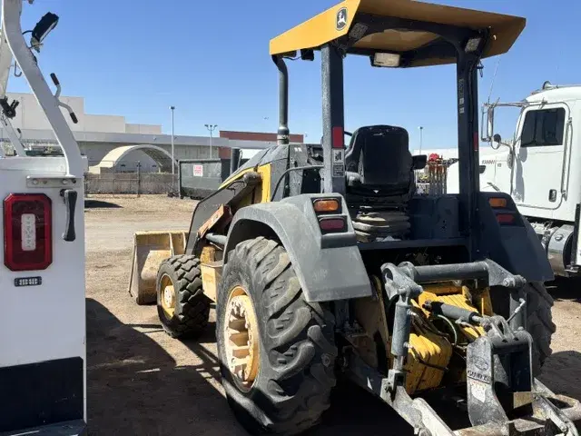 Image of John Deere 210LE equipment image 4
