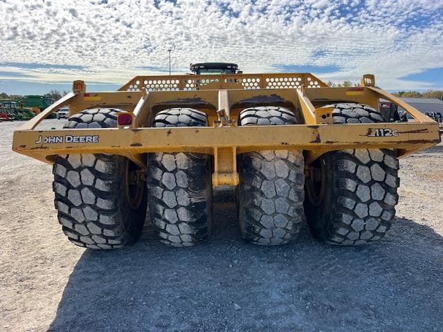 Image of John Deere 2112C equipment image 4