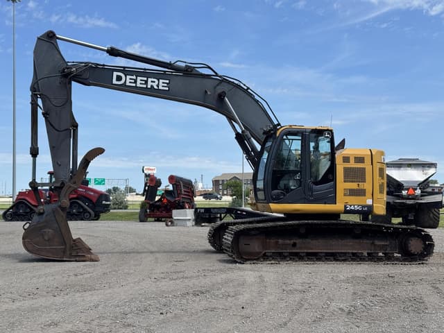 Image of John Deere 245G LC equipment image 1