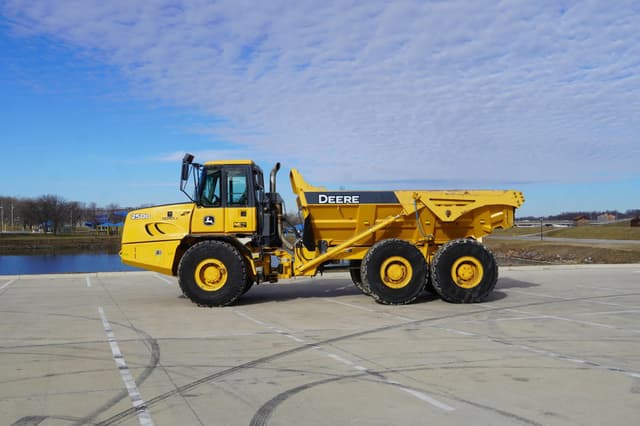 Image of John Deere 250D equipment image 1