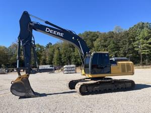 2016 John Deere 250G Image