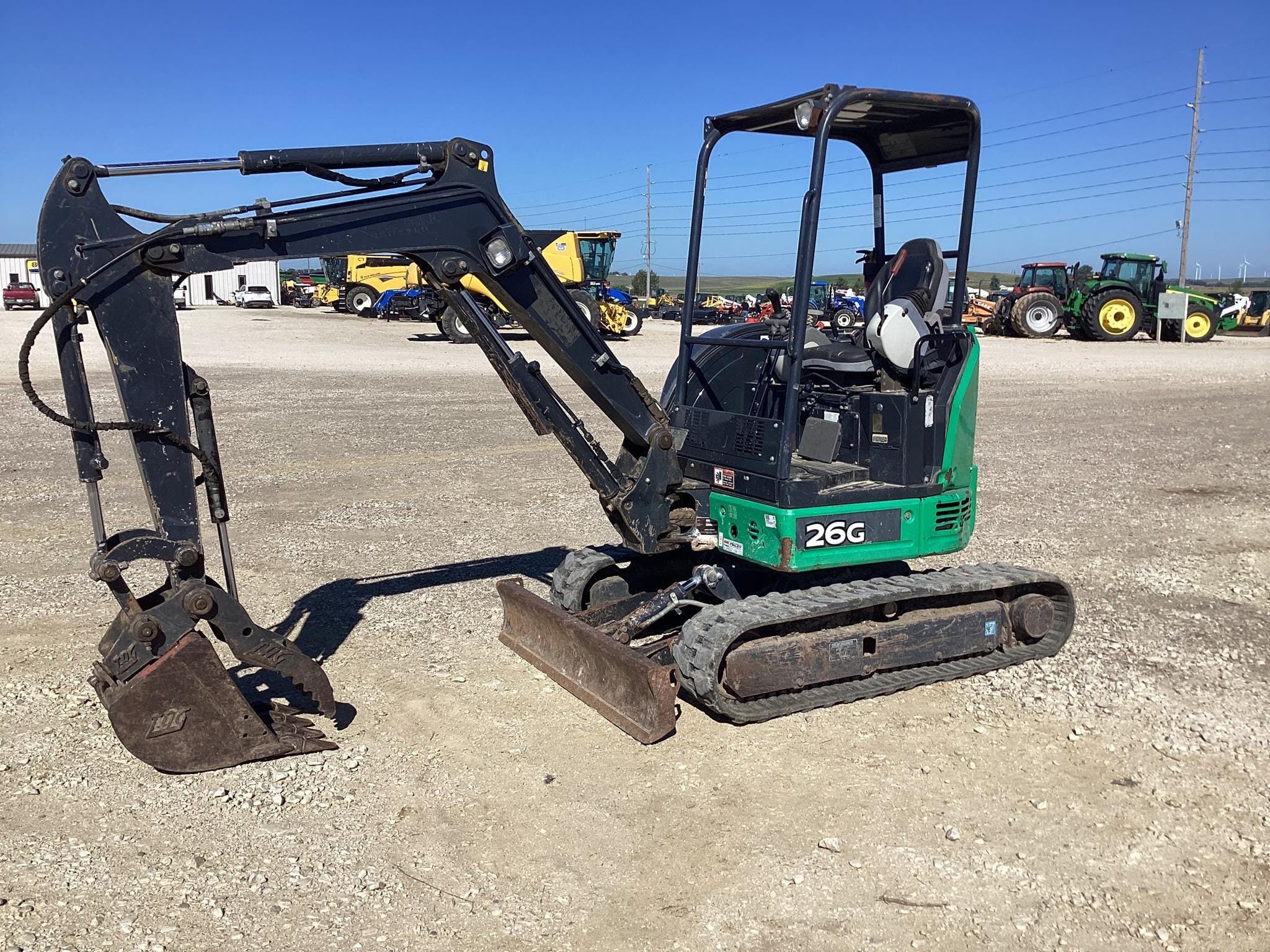 2016 John Deere 26G Equipment Image0