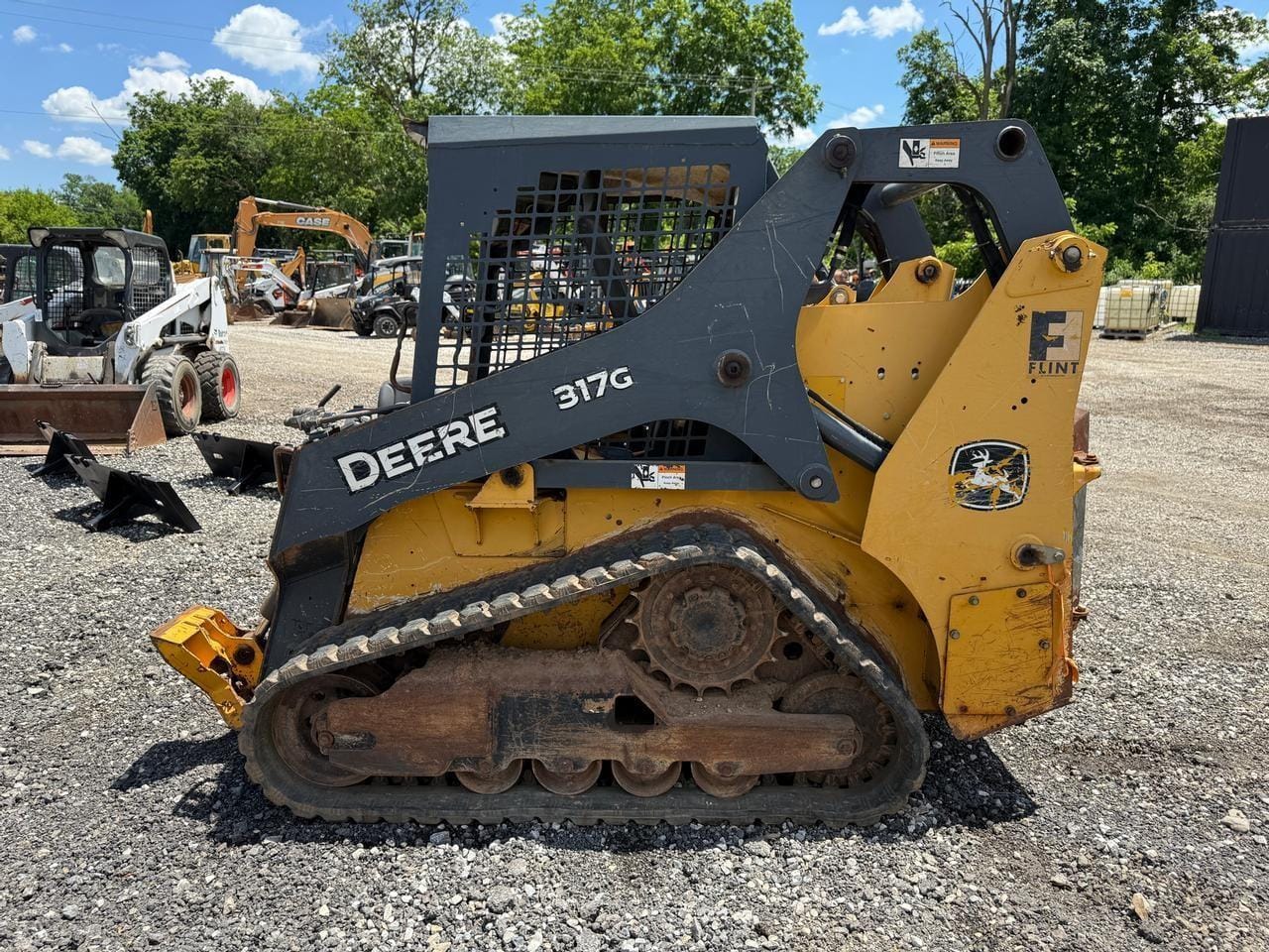 2016 John Deere 317G Equipment Image0
