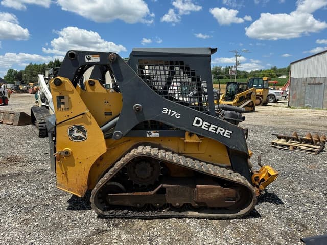 Image of John Deere 317G equipment image 4