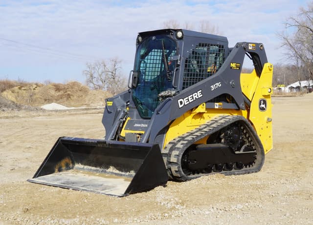 Image of John Deere 317G equipment image 3