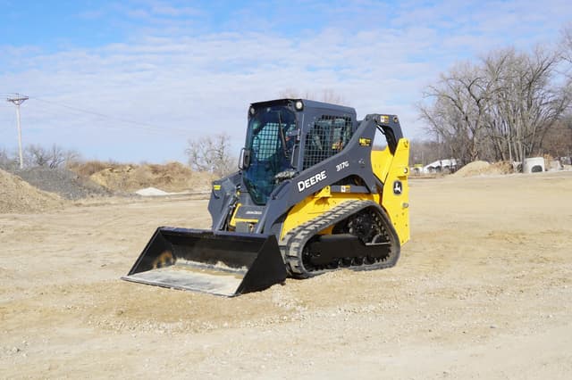 Image of John Deere 317G equipment image 4