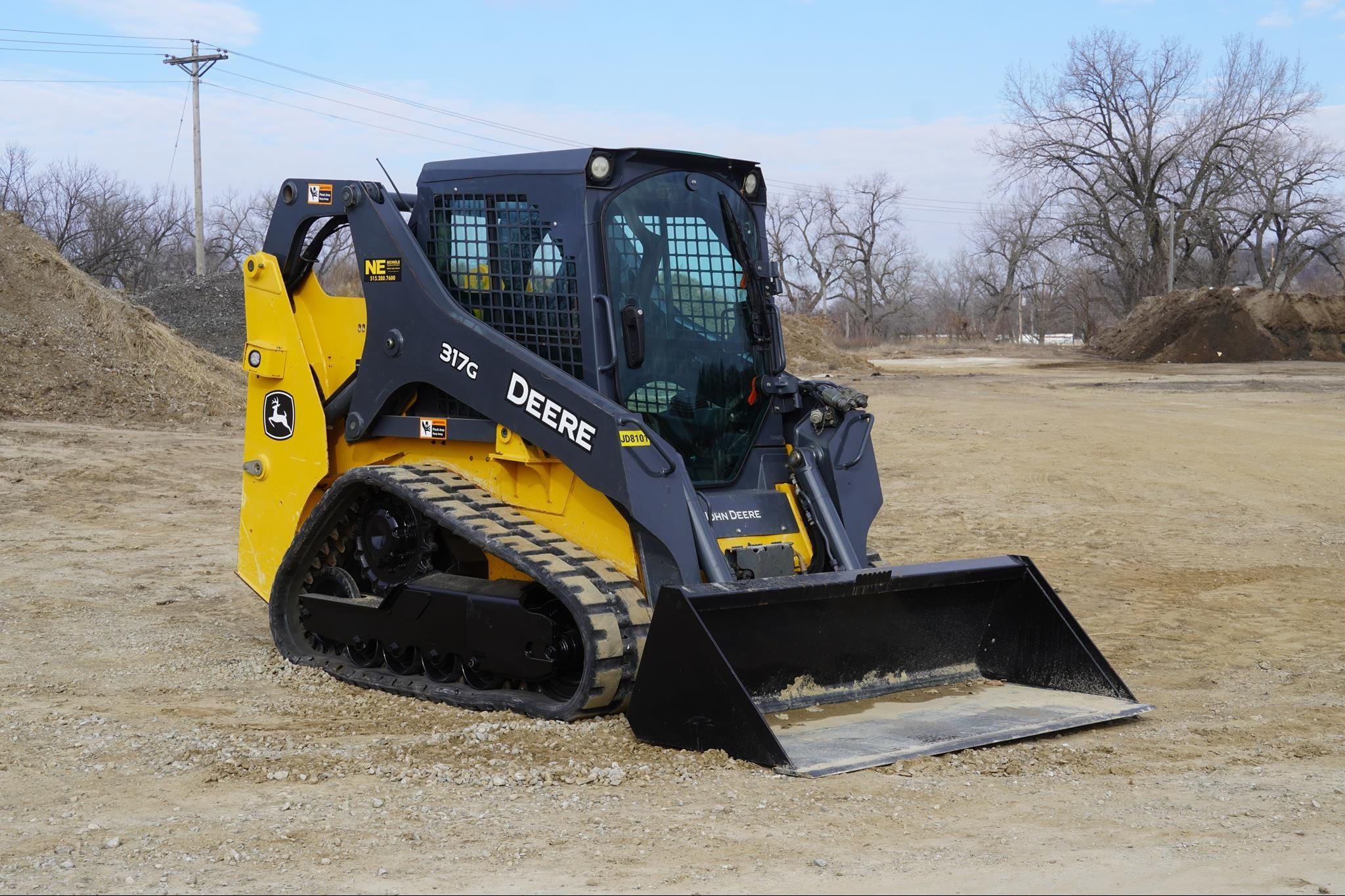 2016 John Deere 317G Equipment Image0