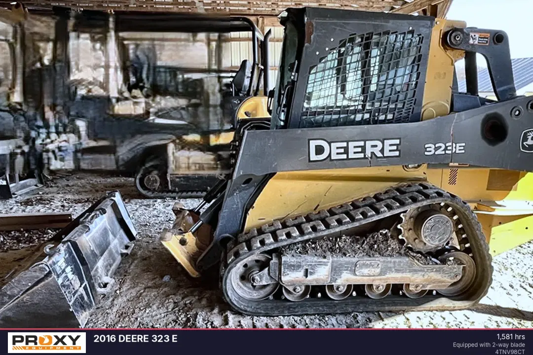 Image of John Deere 323E Primary image