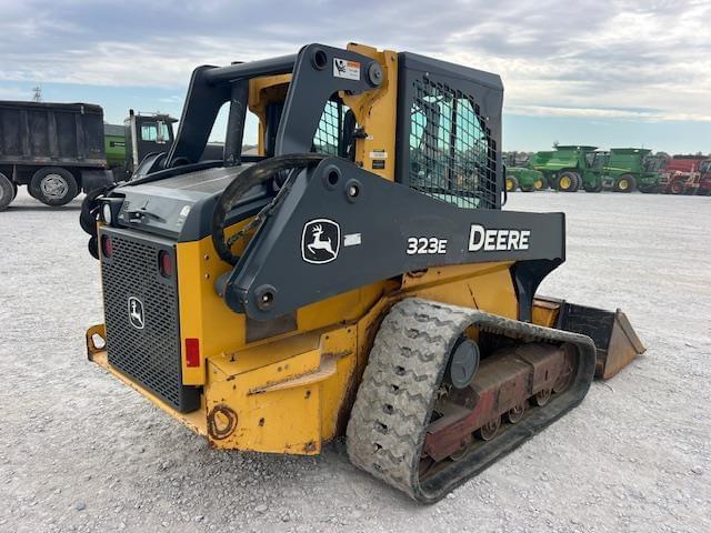 Image of John Deere 323E equipment image 3