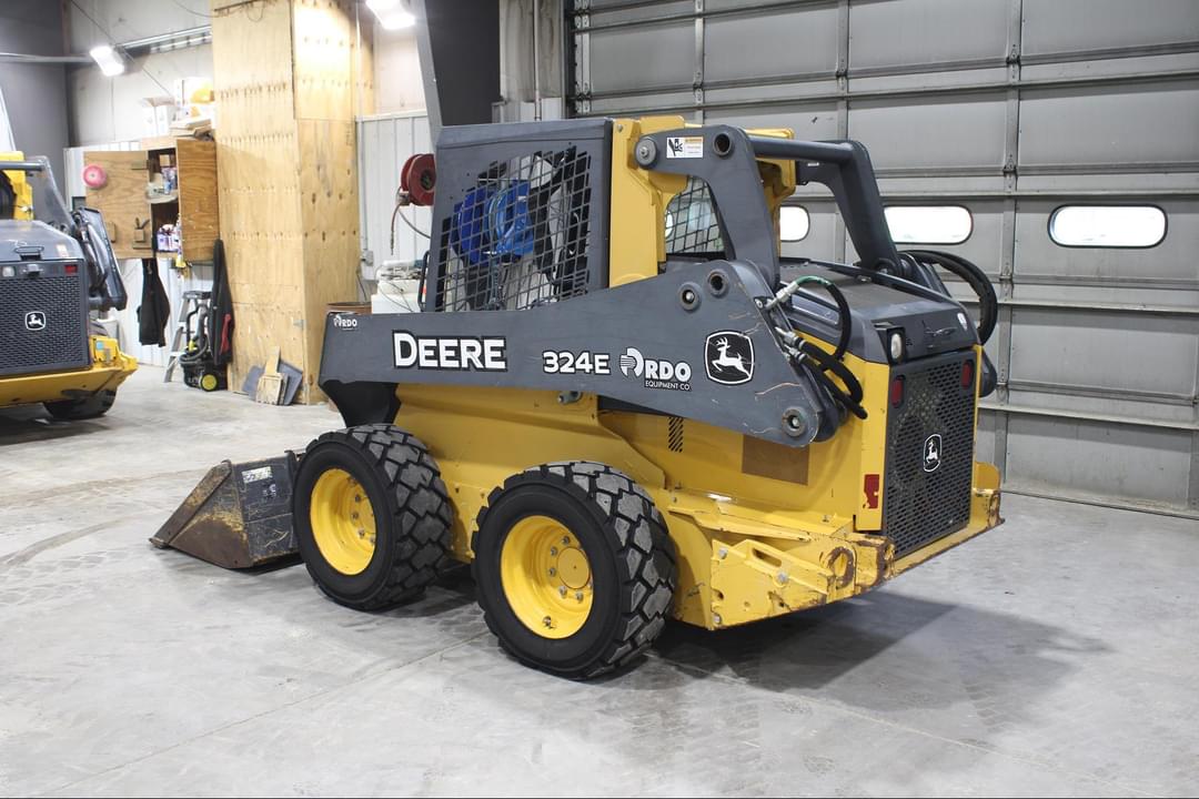 Image of John Deere 324E Image 1
