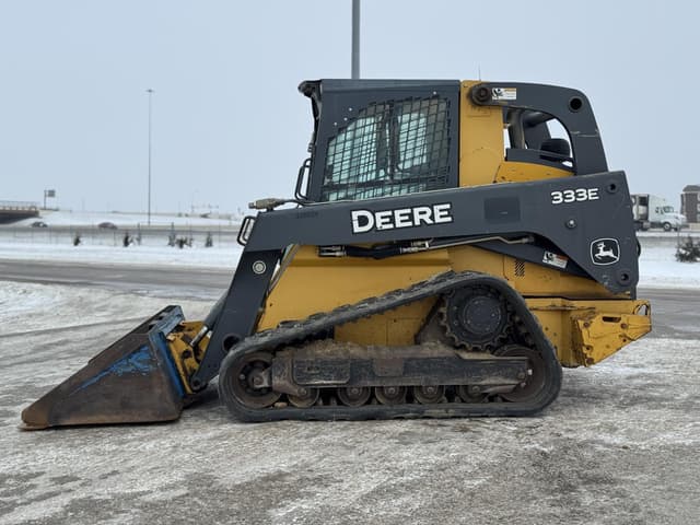Image of John Deere 333E equipment image 2