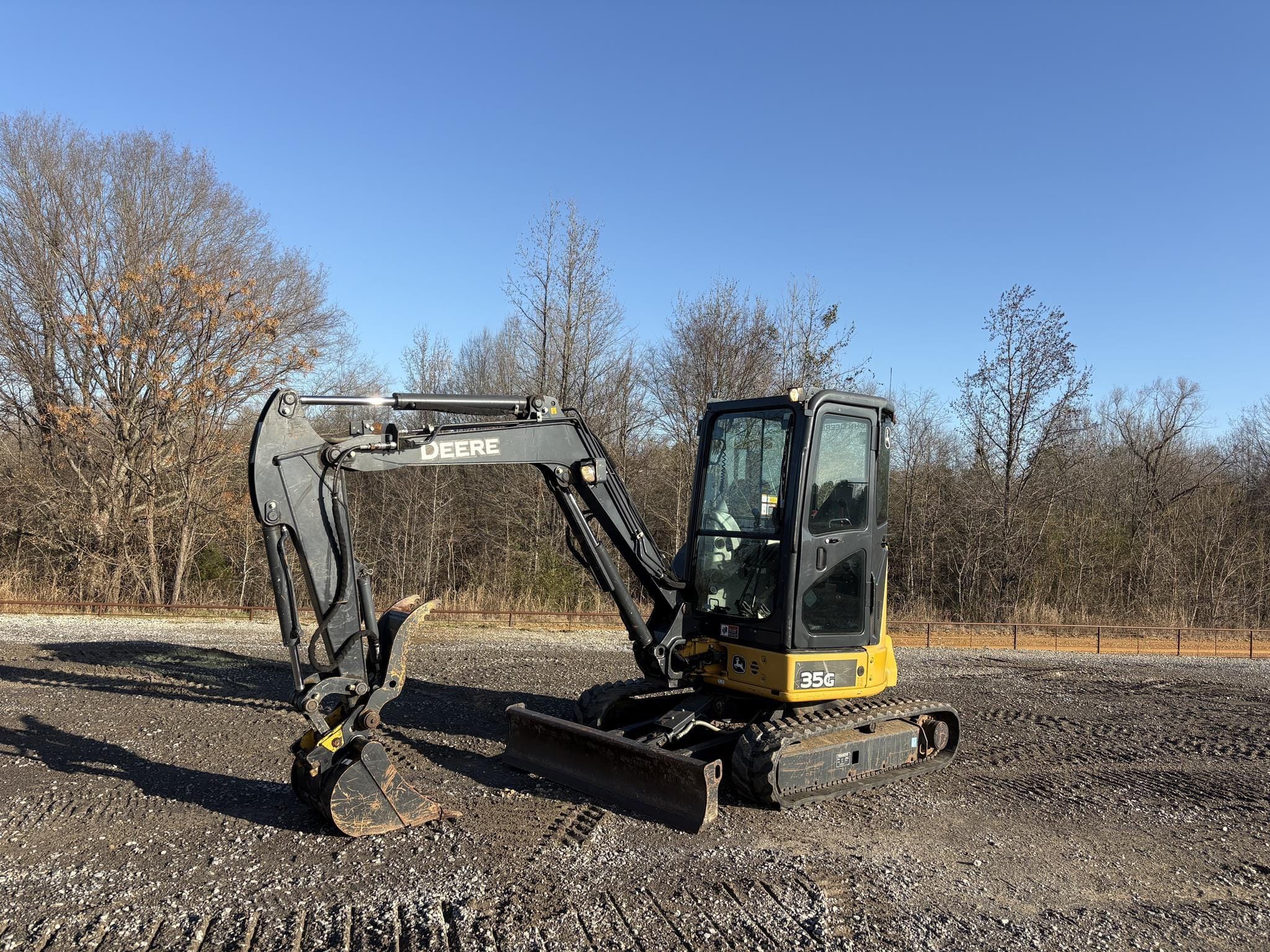 2016 John Deere 35G Equipment Image0