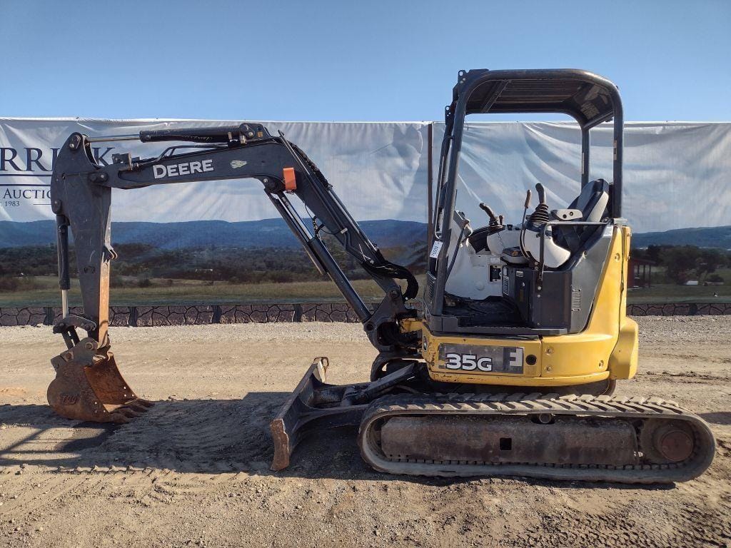 2016 John Deere 35G Equipment Image0