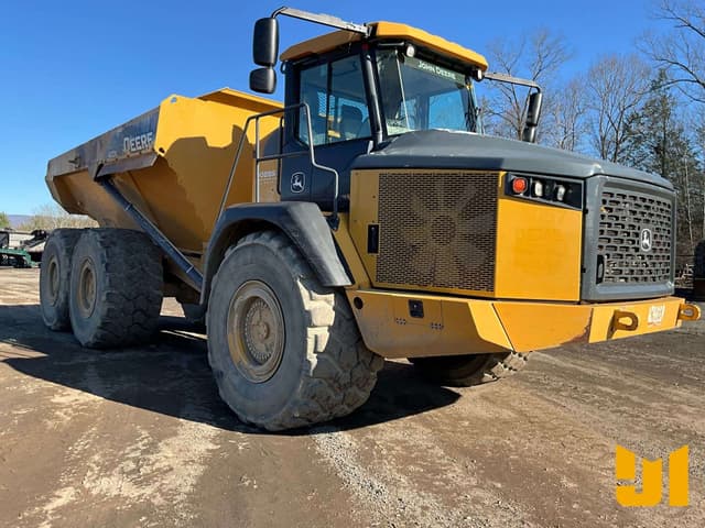 Image of John Deere 410E equipment image 2