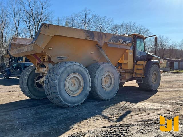 Image of John Deere 410E equipment image 4