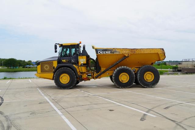 Image of John Deere 410E equipment image 1