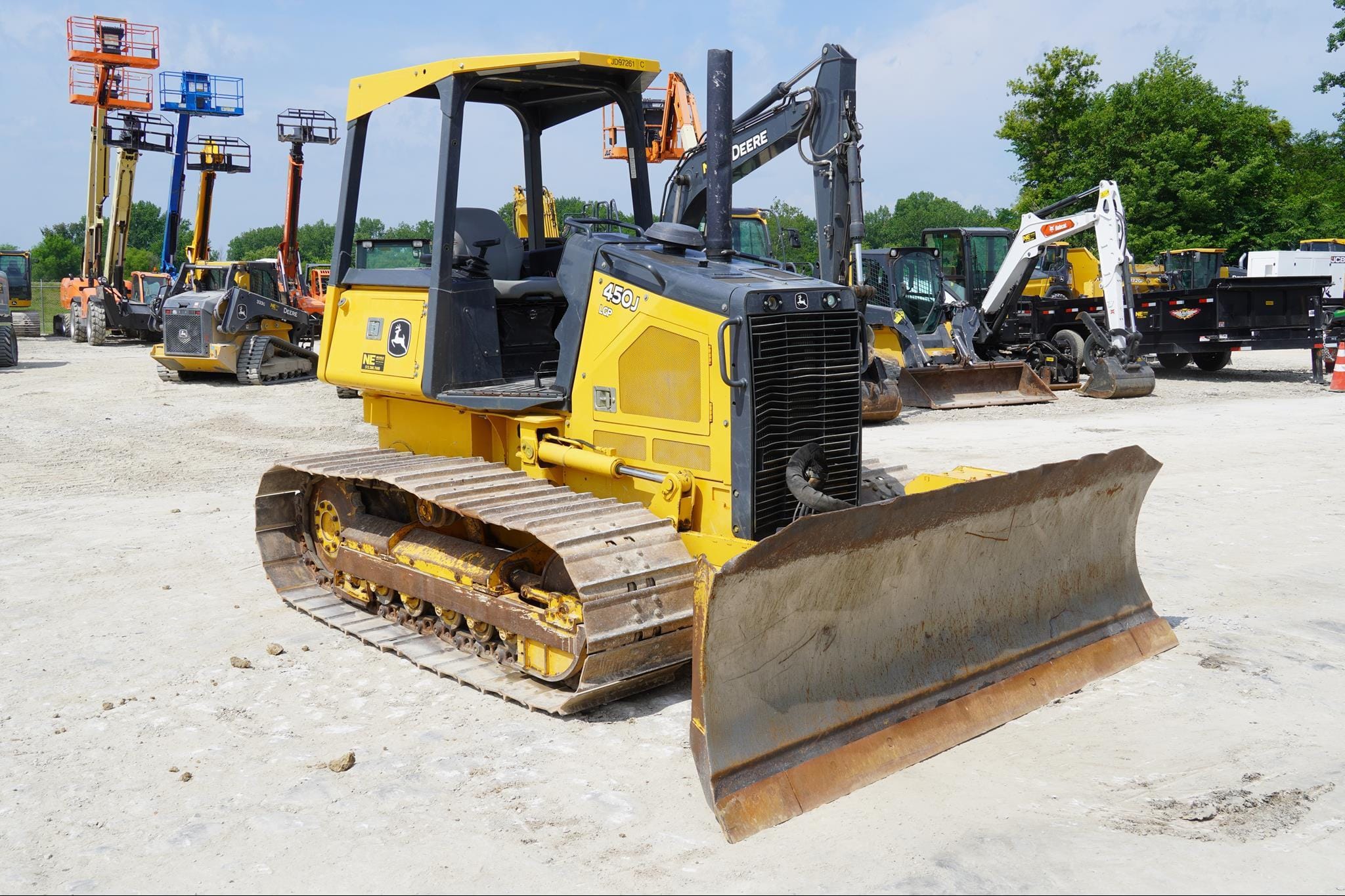 2016 John Deere 450J LGP Equipment Image0