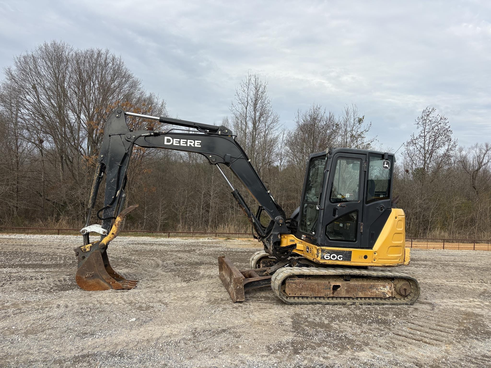 2016 John Deere 60G Equipment Image0