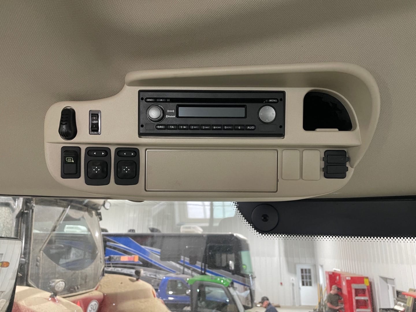 2016 John Deere 6155R Equipment Image0