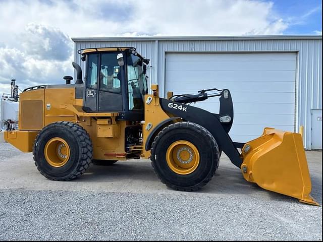 Image of John Deere 624K equipment image 1