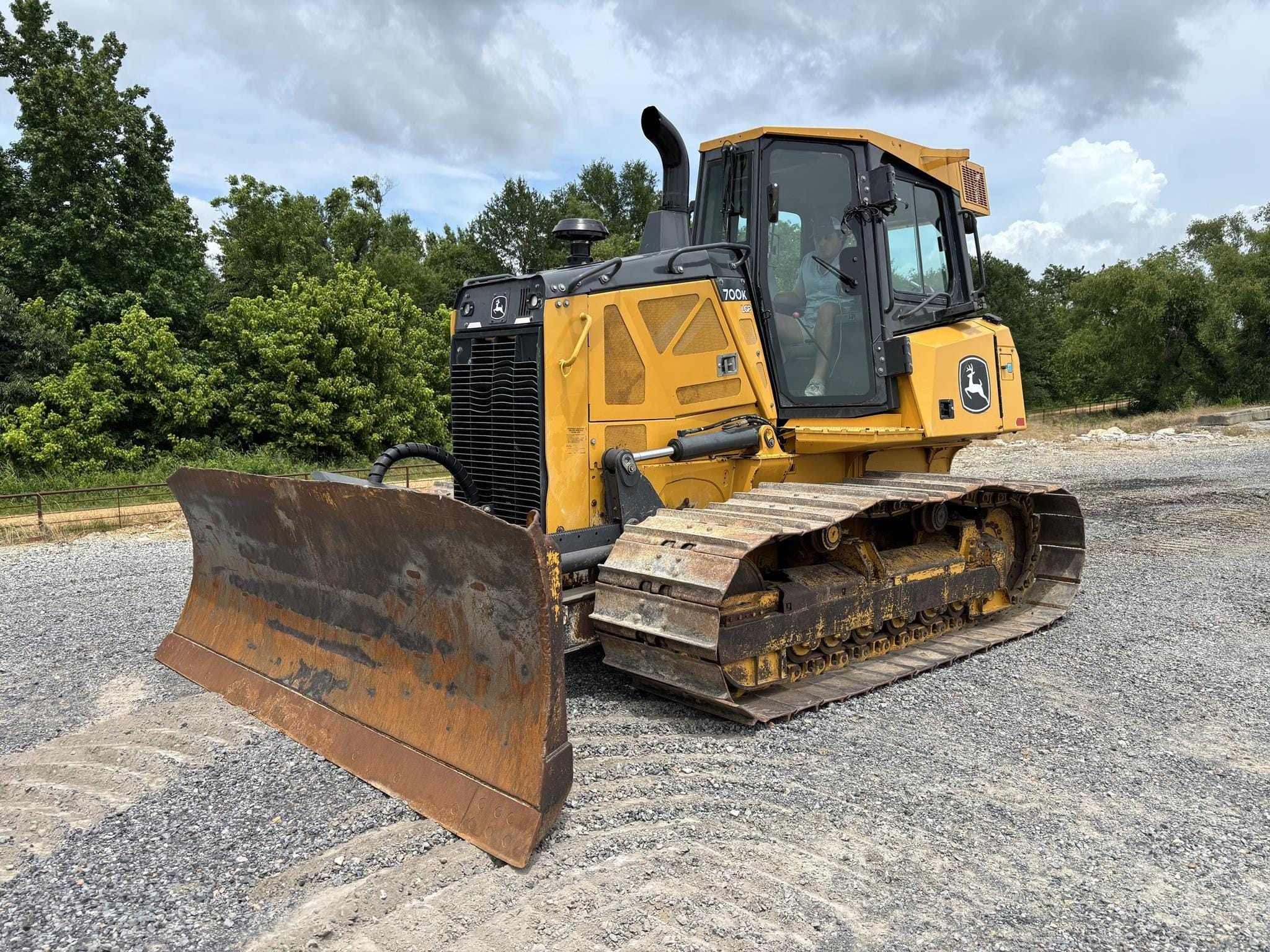 2016 John Deere 700K LGP Equipment Image0