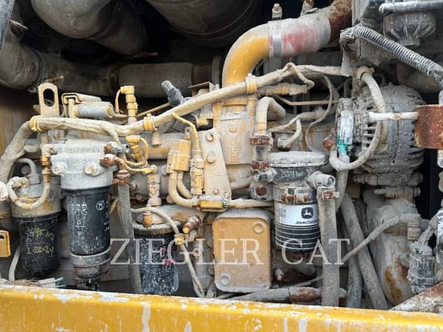 Image of John Deere 524K equipment image 4