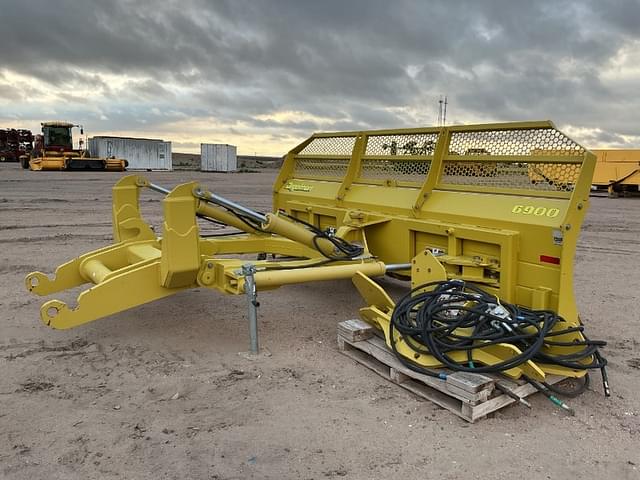Image of Degelman 6900 equipment image 2