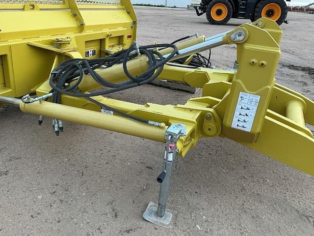 Image of Degelman 6900 equipment image 4