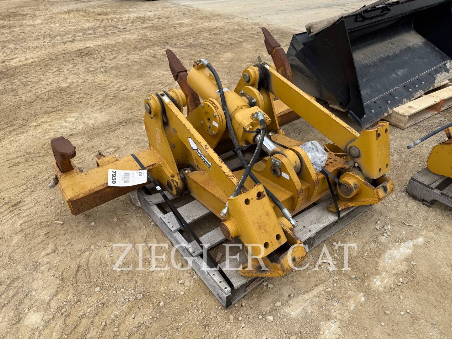 2016 Diamond 21J Equipment Image0