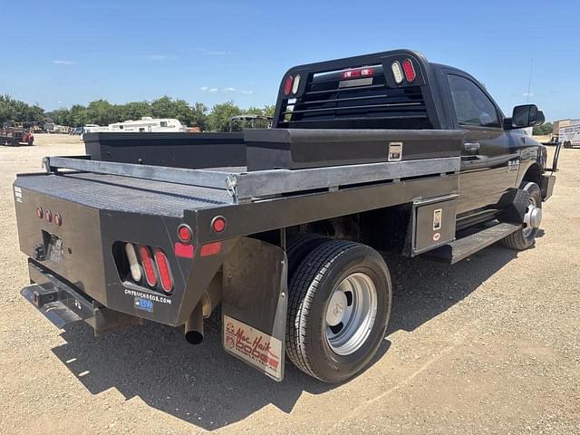 Image of Dodge Ram 3500 equipment image 4