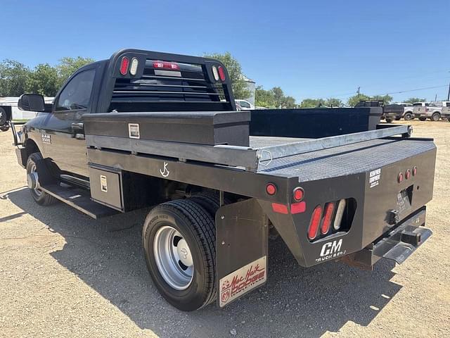 Image of Dodge Ram 3500 equipment image 2