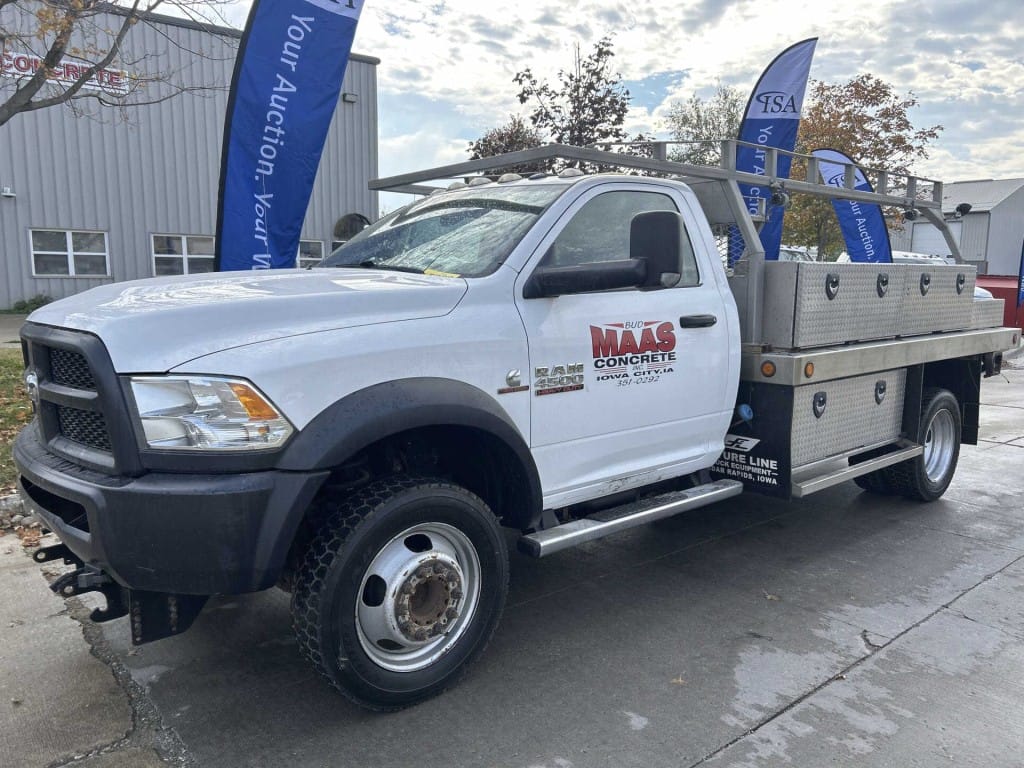 2016 Dodge Ram 4500 Equipment Image0