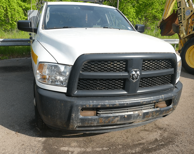 Image of Dodge Ram 2500 equipment image 2
