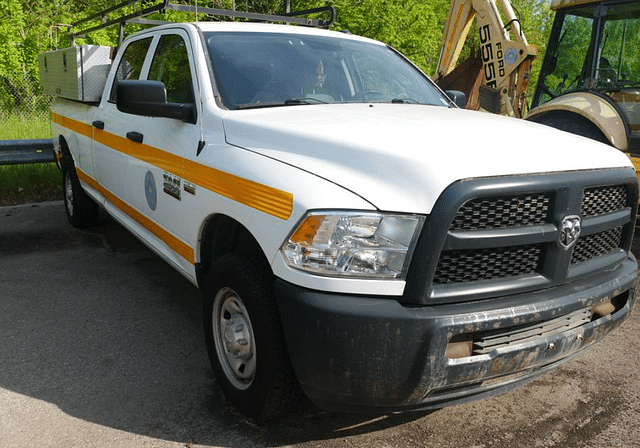 Image of Dodge Ram 2500 equipment image 3