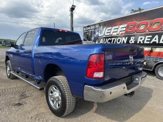 Image of Dodge Ram 2500HD equipment image 2