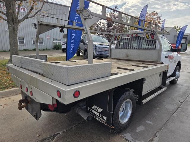 Image of Dodge Ram 3500 equipment image 4