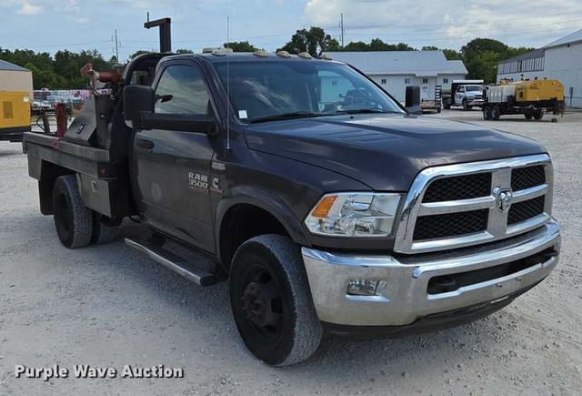 Image of Dodge Ram 3500 equipment image 2