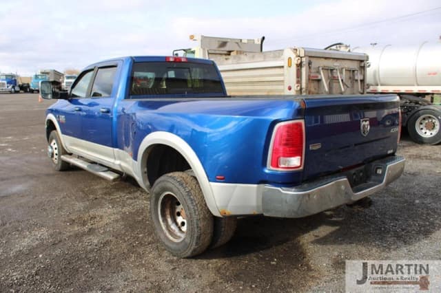 Image of Dodge Ram 3500 equipment image 2