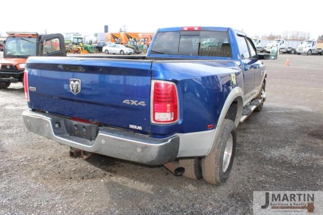 Image of Dodge Ram 3500 equipment image 3
